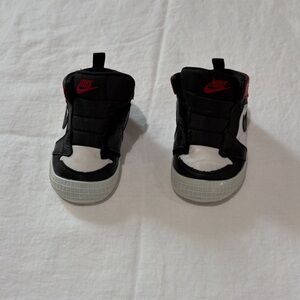 Jordan Nike Infant retro 1 Black, White, and Red crib bootie